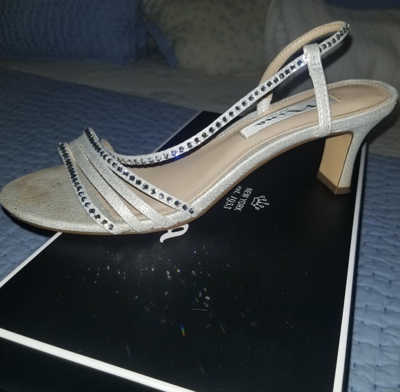 Nina size 7 strappy heel - Picture 2 of 3